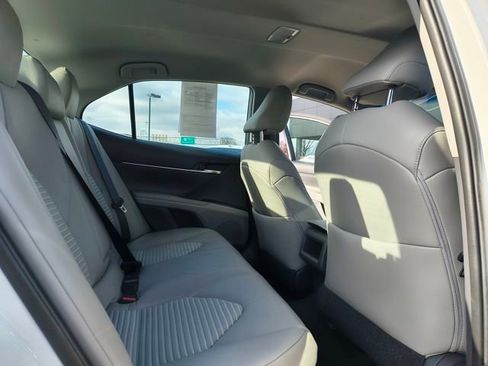 Used 2018 Toyota Camry LE image 25
