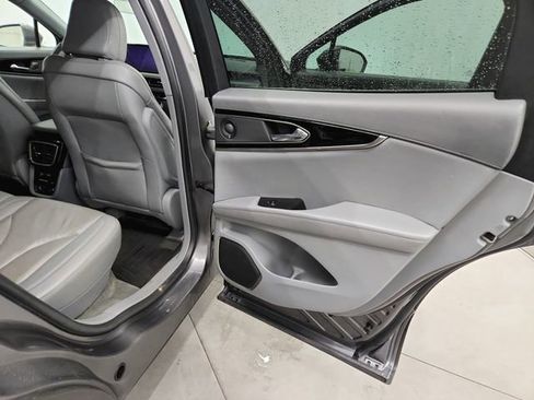 Used 2021 Lincoln Nautilus Reserve image 40