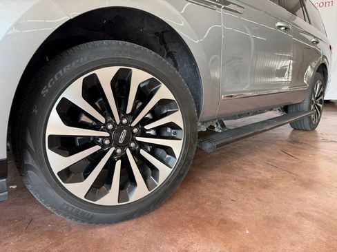 Used 2022 Lincoln Navigator Reserve RWD image 25