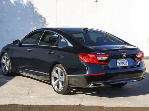 Used 2019 Honda Accord Touring image 4