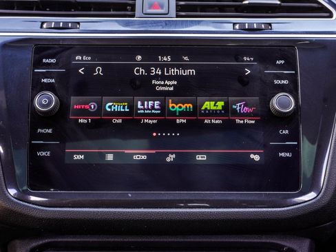 Used 2022 Volkswagen Tiguan SE R-Line image 18