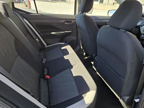 Used 2022 Nissan Versa SV image 28