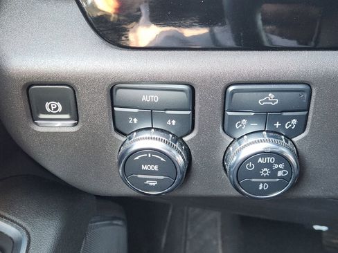 Certified 2024 GMC Sierra 1500 Elevation image 27