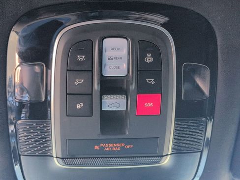 Used 2023 Hyundai Palisade Calligraphy image 17