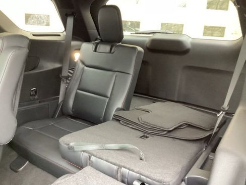 New 2026 Ford Explorer ST-Line w/ ST-Line Street Pack image 28