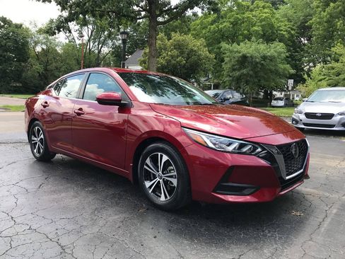 Used 2021 Nissan Sentra SV FWD image 2