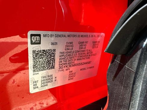 New 2025 Cadillac Optiq Sport 1 w/ LPO, Floor Liner Package image 18