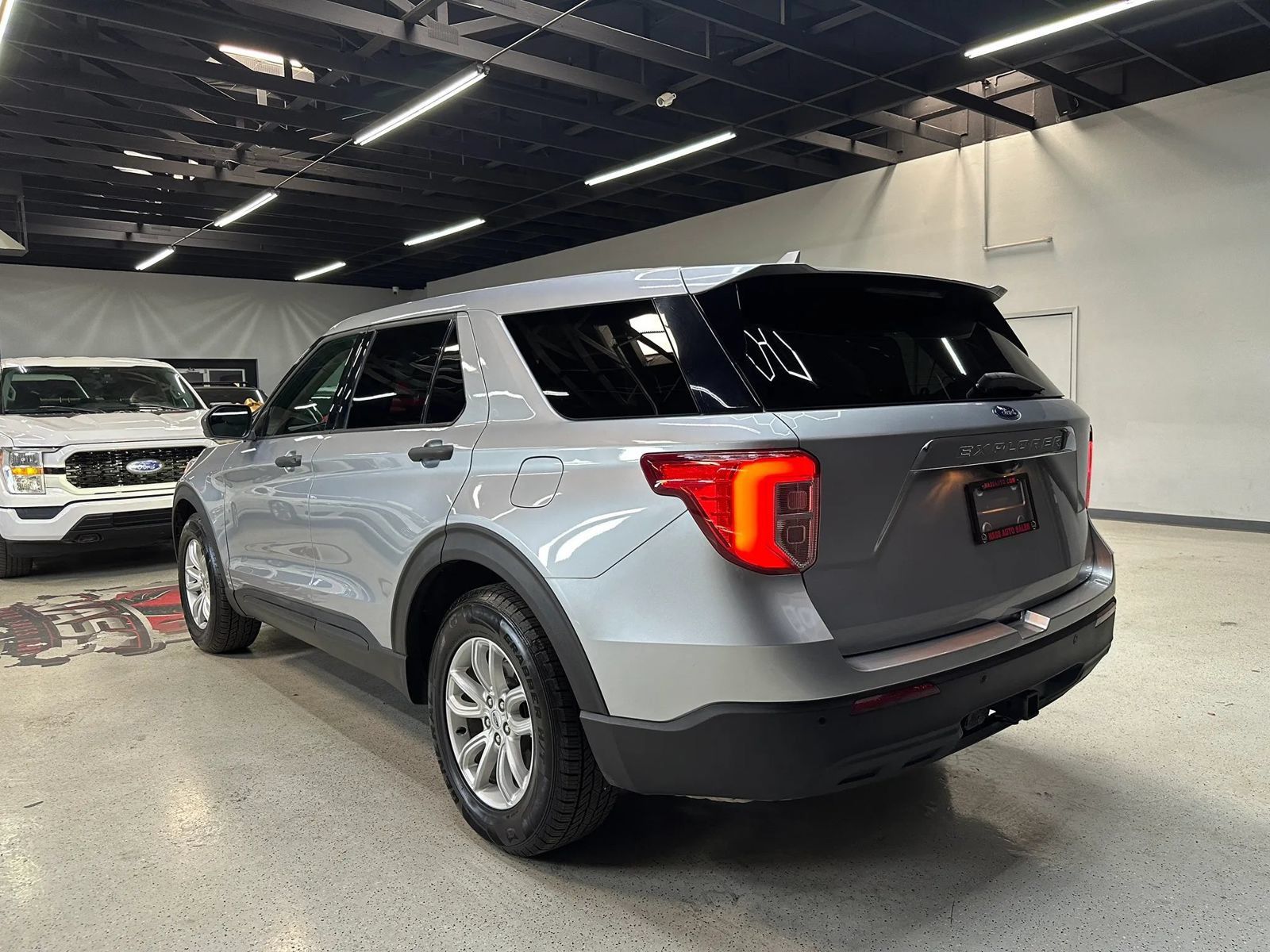 Used 2020 Ford Explorer 4WD w/ Class III Trailer Tow Package image 10