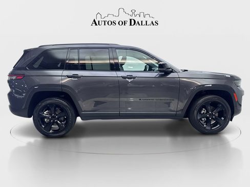Used 2023 Jeep Grand Cherokee Altitude AWD/4WD image 10