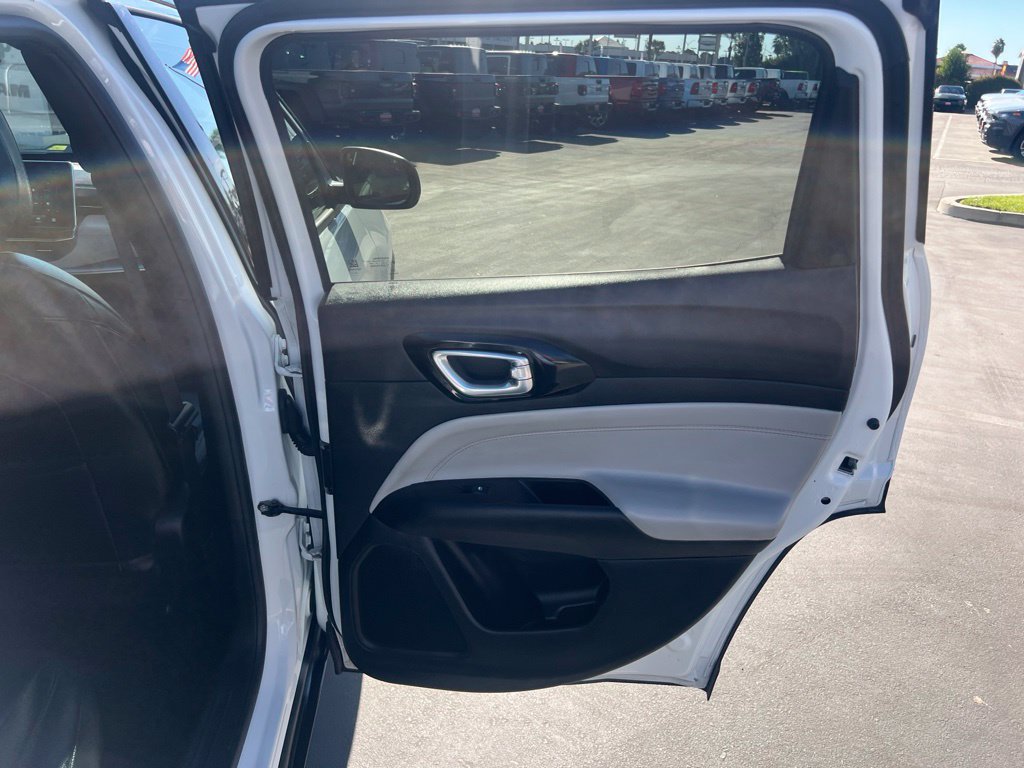 Used 2025 Jeep Compass Limited AWD/4WD image 34
