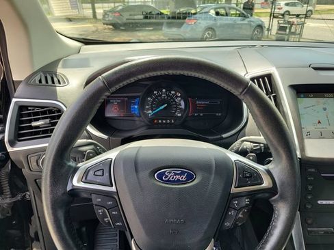 Used 2016 Ford Edge Titanium w/ Technology Package FWD image 18