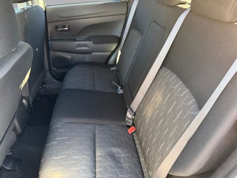 Used 2025 Mitsubishi Outlander Sport ES image 17