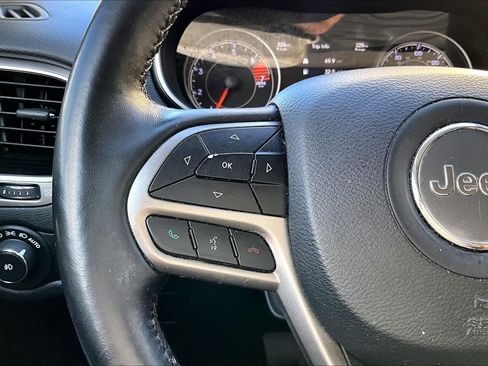 Used 2020 Jeep Cherokee Limited image 21