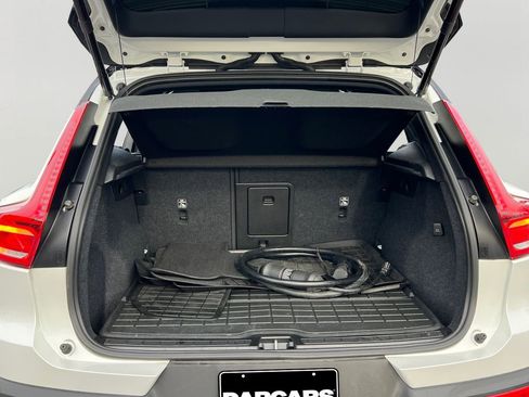Used 2021 Volvo XC40 P8 Recharge w/ Advanced Package image 10