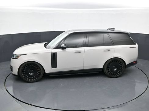 Used 2025 Land Rover Range Rover SV AWD/4WD image 33