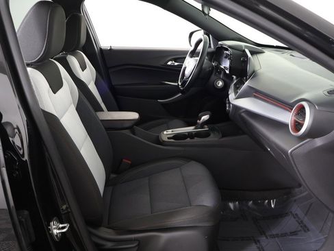 Used 2025 Chevrolet Trax RS image 28
