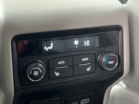 Used 2023 GMC Acadia SLT w/ Technology Package image 14