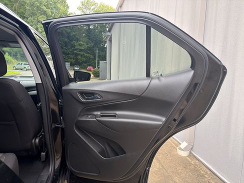 Used 2020 Chevrolet Equinox LT FWD image 16