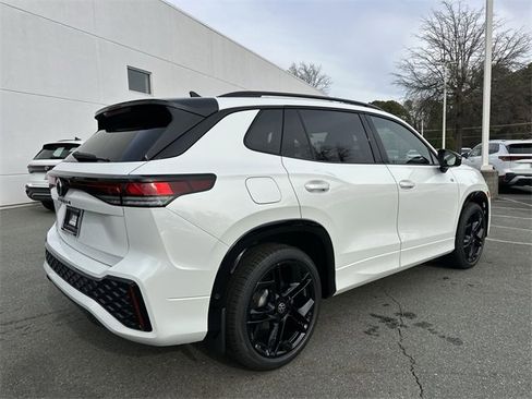 New 2026 Volkswagen Tiguan SE R-Line image 5