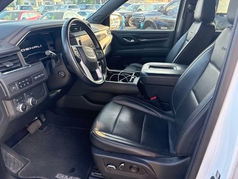 Used 2023 GMC Yukon XL Denali AWD/4WD image 6