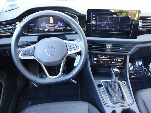 Used 2025 Volkswagen Jetta S image 17