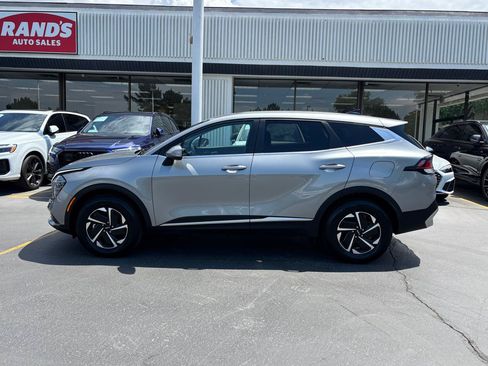 Used 2025 Kia Sportage LX AWD/4WD image 18
