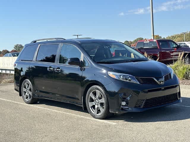 Used 2018 Toyota Sienna SE Premium FWD image 32