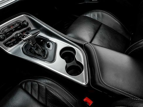Used 2016 Dodge Challenger SRT Hellcat RWD image 18