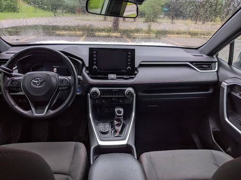 Used 2021 Toyota RAV4 SE w/ Weather & Moonroof Package AWD/4WD image 8