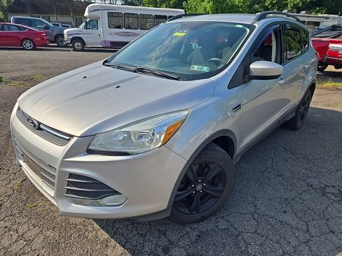 Used 2016 Ford Escape SE w/ Equipment Group 201A AWD/4WD image 3