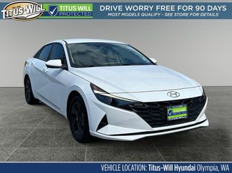 Used 2022 Hyundai Elantra Blue image 1