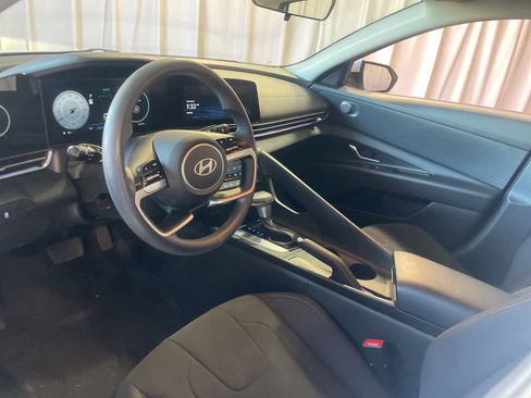 Certified 2024 Hyundai Elantra SEL image 20