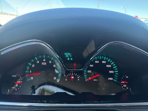 Used 2015 Chevrolet Traverse LT image 32