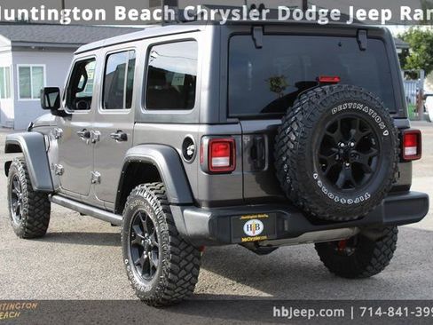 Used 2022 Jeep Wrangler Unlimited Sport image 3