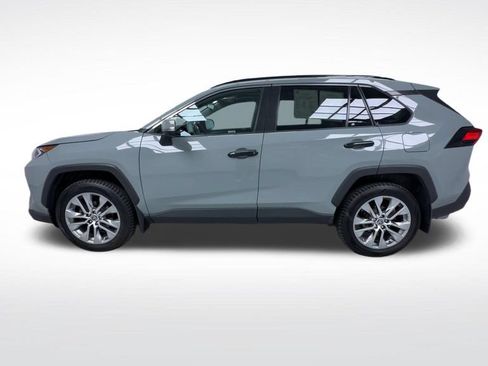 Used 2021 Toyota RAV4 XLE Premium AWD/4WD image 5