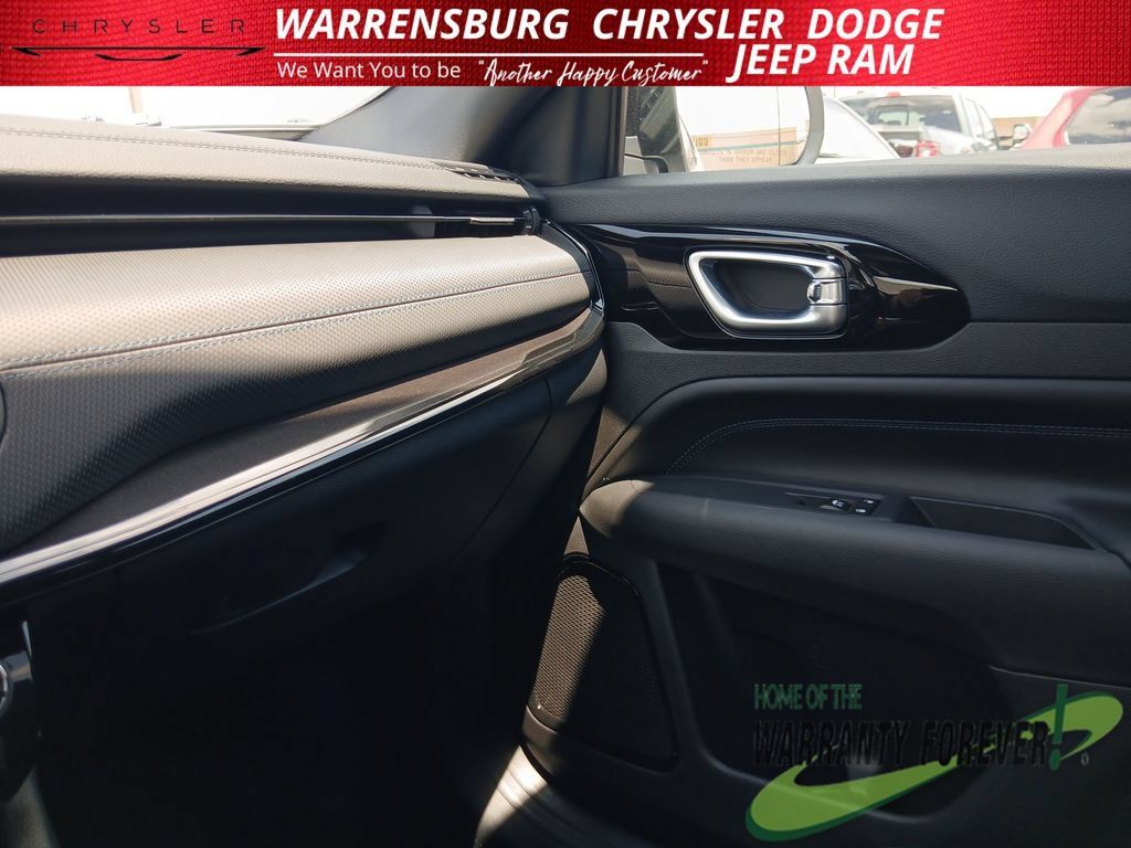 New 2026 Jeep Compass Latitude AWD/4WD image 27