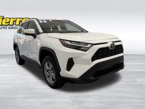 Used 2025 Toyota RAV4 XLE FWD image 7