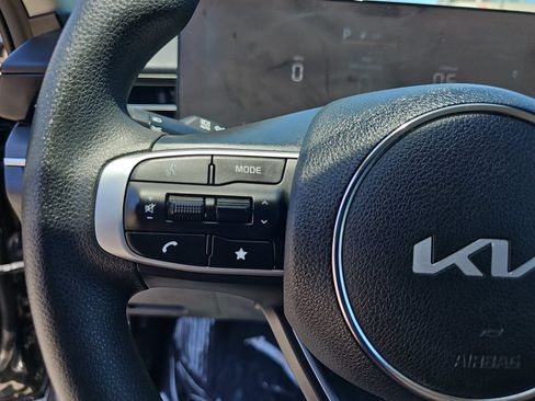 Used 2025 Kia K5 LXS FWD image 16