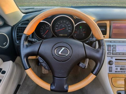 Used 2004 Lexus SC 430 SC 430 Convertible 2D image 6