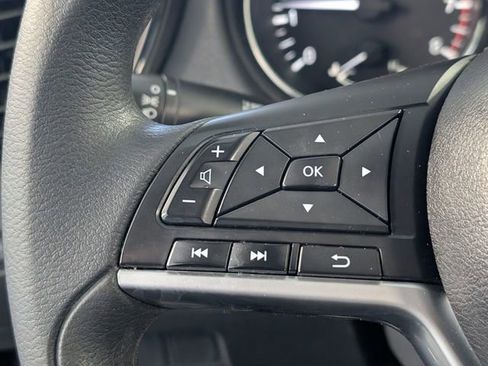 Used 2017 Nissan Rogue S image 22