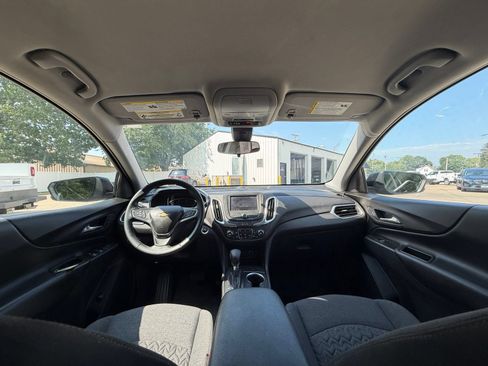 Used 2024 Chevrolet Equinox LT FWD image 26