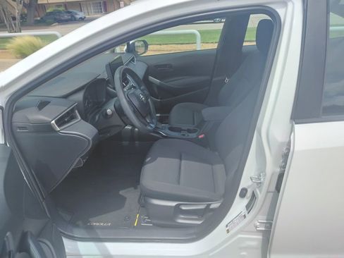 Used 2024 Toyota Corolla LE FWD image 5