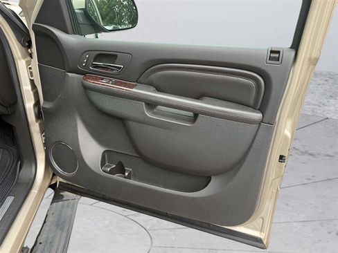 Used 2013 GMC Yukon Denali RWD image 26