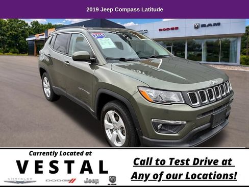 Used 2019 Jeep Compass Latitude AWD/4WD image 4