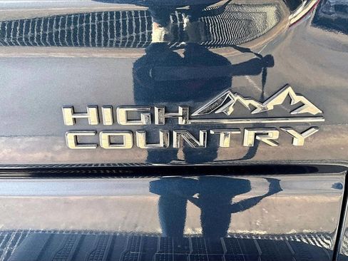 Used 2022 Chevrolet Silverado 1500 High Country w/ High Country Premium Package image 7