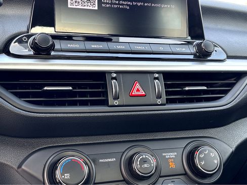 Used 2024 Kia Forte LXS image 7