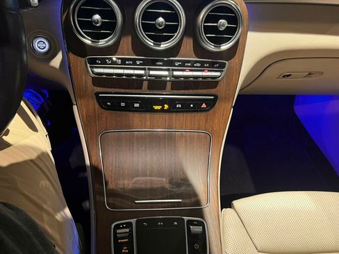 Used 2020 Mercedes-Benz GLC 300 4MATIC Coupe image 21