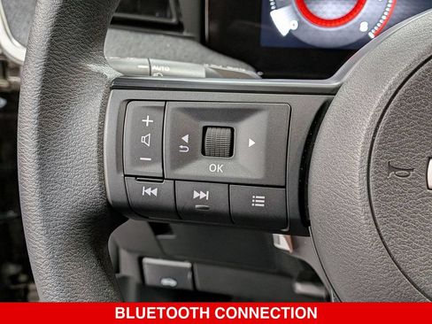 Certified 2025 Nissan Kicks SV w/ SV Premium Package AWD/4WD image 18
