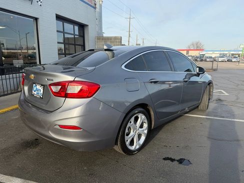 Used 2018 Chevrolet Cruze Premier w/ Enhanced Convenience Package image 3