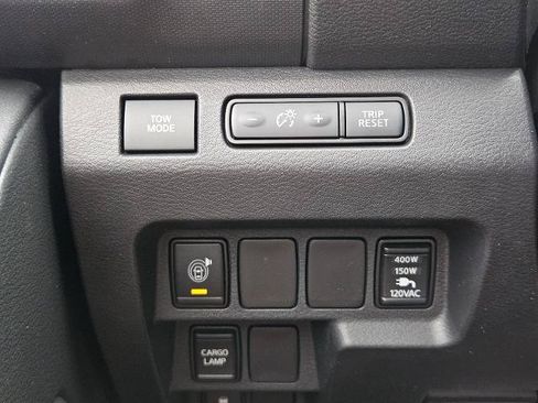 Certified 2022 Nissan Frontier SV RWD image 27